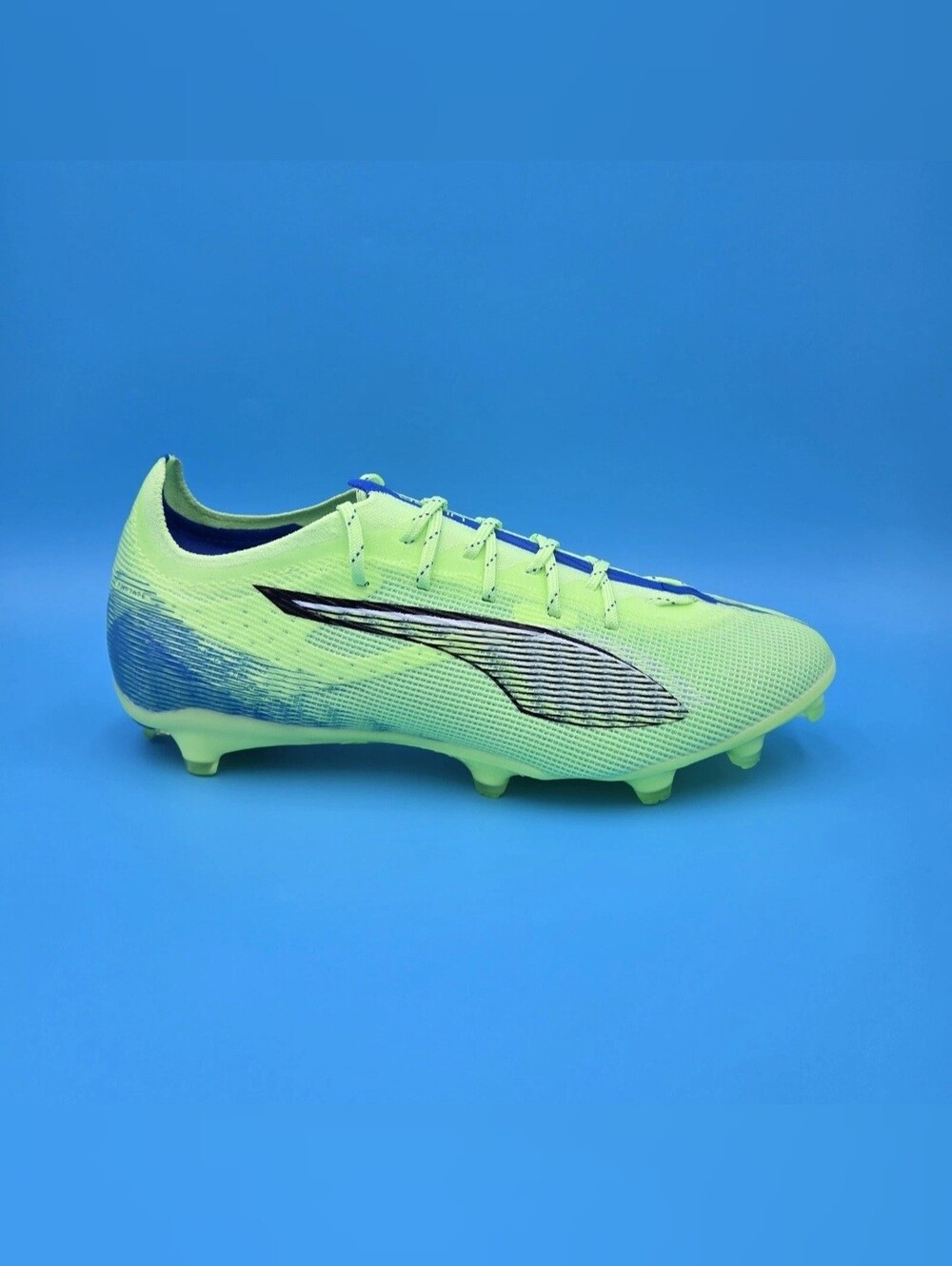 Men's Neon Green Soccer Cleats Athletic Performance Shoes